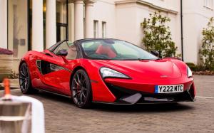 McLaren 570S Spider Valentine